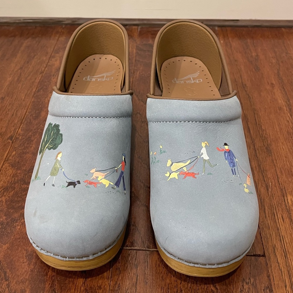 Dansko Twin Pro clogs EU 39. Dog walkers color